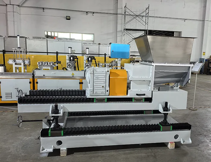 twin-conical feeder for rubber processing
